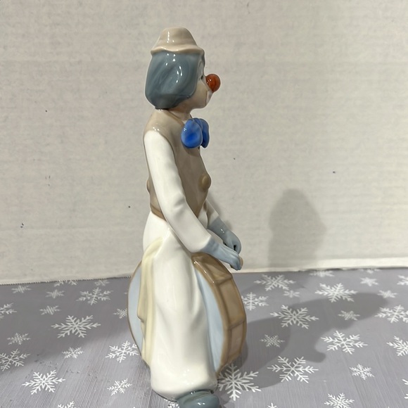 Casades Clown Circus Drum Porcelain Figurine, Made in Spain. - Picture 2 of 7